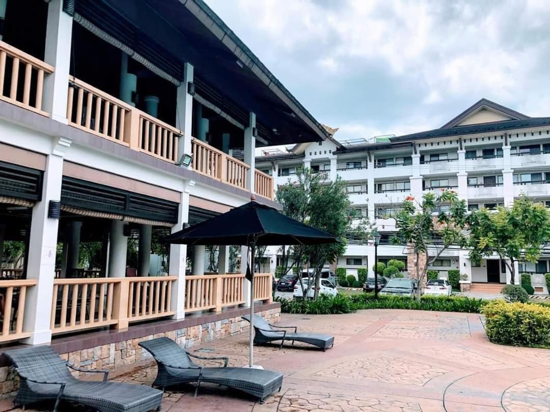 Ri'S One Oasis W Free Pool Back Of Sm City Mall Davao Ngoại thất bức ảnh